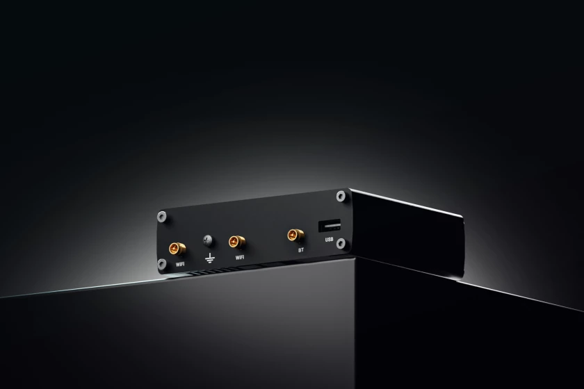 rutx10-black-d-840xAuto